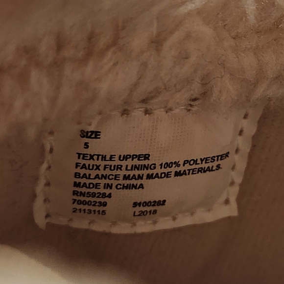 The Children's Place Infant Girl Pom Pom Sparkly Boots - size 5 - Picture 7 of 8